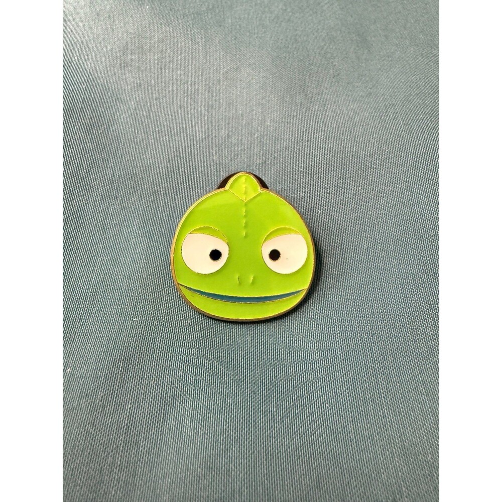 Disney Tsum Tsum Pascal pin